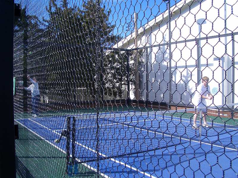 CIMG2345.JPG - Dick serving